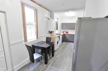 Wadbrough Road, Sharrowvale, Sheffield - Image 2