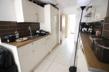 Cathays, Cardiff - Image 2