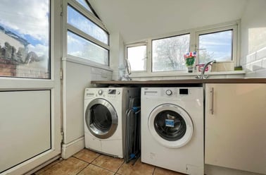 Roath, Cathays, Cardiff - Image 3