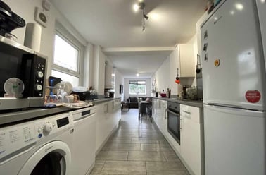 Cathays, Plasnewydd, Cardiff - Image 2