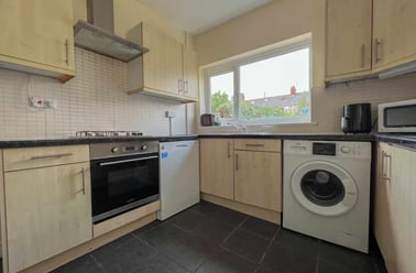 Heath, Gabalfa, Cardiff - Image 3