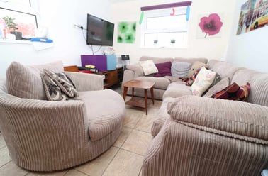 Heath, Gabalfa, Cardiff - Image 2