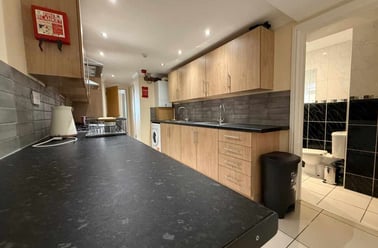 Cathays, Cardiff - Image 2