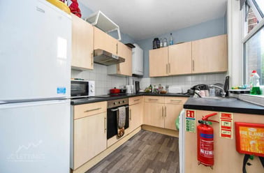 Peveril Road, Ecclesall, Sheffield - Image 2