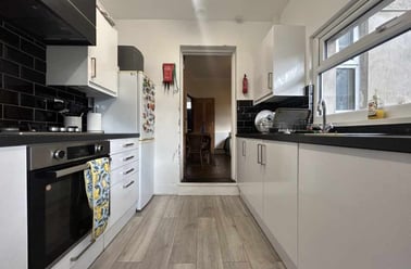 Cathays, Cardiff - Image 2