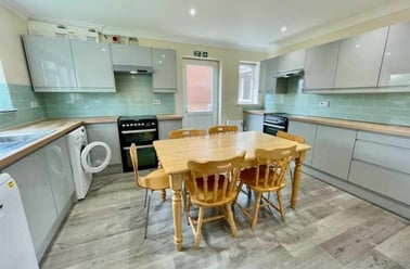 Douglas Haig Road, Earlham, Norwich - Image 2