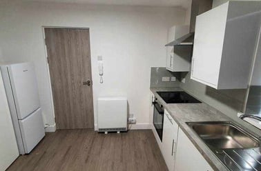  3, 19, Adamstown, Cardiff - Image 3