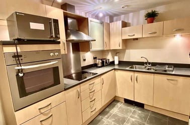 Cardiff Bay, Cardiff - Image 2