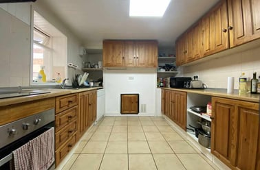 Roath, Plasnewydd, Cardiff - Image 3