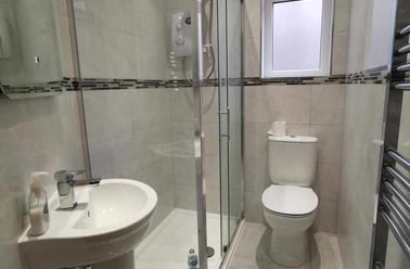 Gwydr Crescent, Uplands, Swansea - Image 2