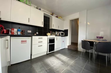 Cathays, Cardiff - Image 2