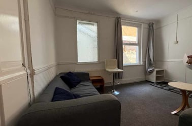 Heath, Gabalfa, Cardiff - Image 2