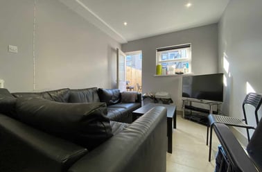 Cathays, Cardiff - Image 2