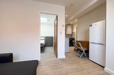 Cathays, Cardiff - Image 3