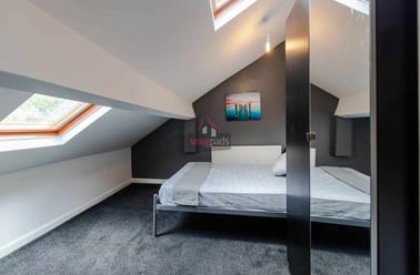 Salford, Irlams O' Th' Height - Image 3