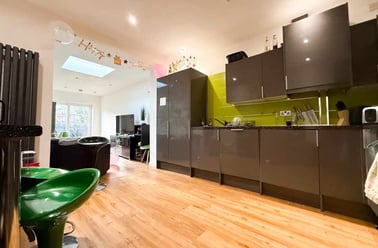 Cathays, Plasnewydd, Cardiff - Image 2