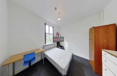 Salford, Seedley - Image 2