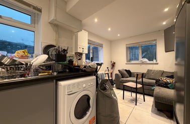 Cathays, Plasnewydd, Cardiff - Image 2
