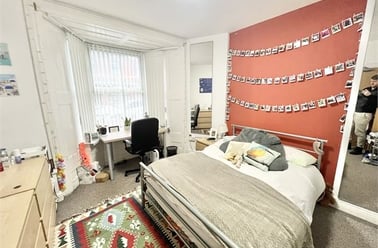 Alexandra Terrace, Uplands, Swansea - Image 2