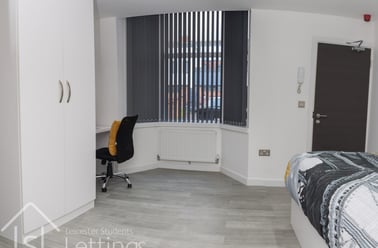 (Large Studio) Demontfort Street, Highfields, Leicester - Image 3