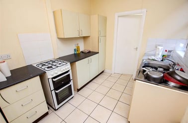 Raddlebarn Road, Selly Park, Birmingham - Image 2