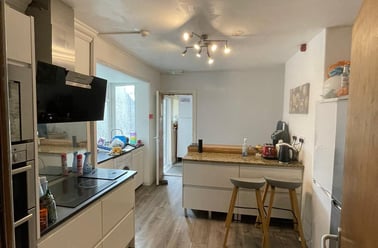 Gwydr Crescent, Uplands, Swansea - Image 2