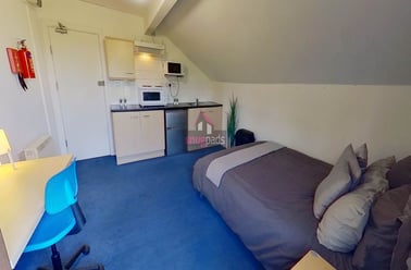 Salford, Seedley - Image 3