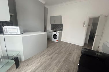 Cradock Street, City Centre, Swansea - Image 3