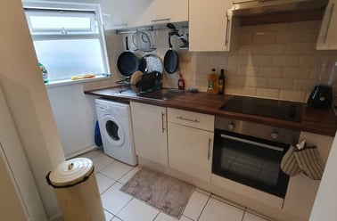  2, 18, Adamstown, Cardiff - Image 2