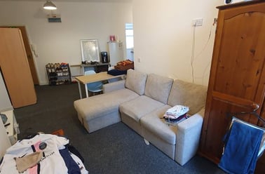  2, 18, Adamstown, Cardiff - Image 3