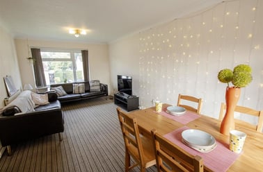 Leahurst Crescent, Harborne, Birmingham - Image 2