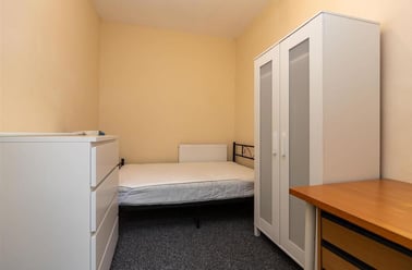 Raddlebarn Road, Selly Park, Birmingham - Image 3