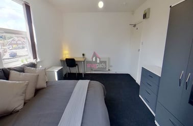 Salford, Seedley - Image 3