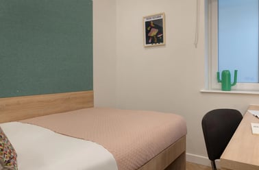 Classic Ensuite , St Crispin's House, Duke Street, City Centre, Norwich - Image 3