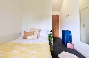 Ensuite Gold, The Village at The Viaduct, Ainsley Street, City Centre, Durham - Image 2