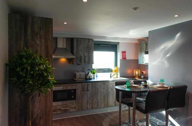 4 bed Penthouse, Queens Court, 15 Queens Walk, City Centre, Reading - Image 2