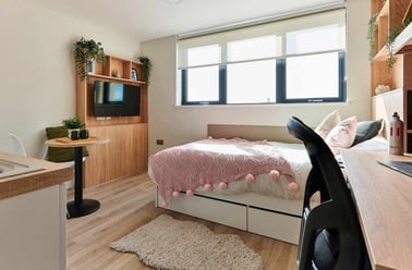 Studio Gold, 17a Christchurch Road, City Centre, Bournemouth - Image 3