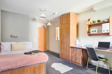 Ensuite Premium, The Northfield, New North Road, St Davids, Exeter - Image 2