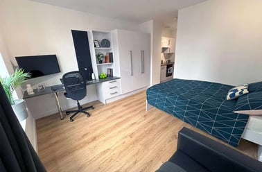 Silver Extra-Large Courtyard Studio, Floors 1-7, CODE Students, 40-72 Western Road, Bede Park, Leicester - Image 2