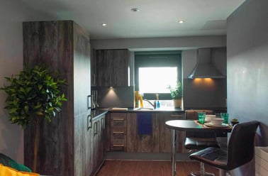 3 bed Penthouse, Queens Court, 15 Queens Walk, City Centre, Reading - Image 3