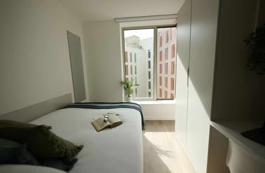 Bronze Ensuite, Brigg Point, Gas Lane, City Centre, Bristol - Image 2