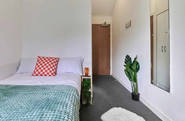 Ensuite Silver, The Village at The Viaduct, Ainsley Street, City Centre, Durham - Image 2