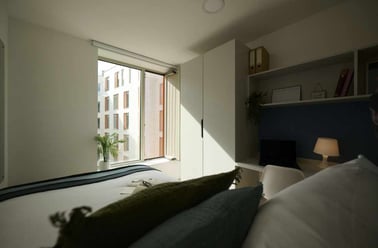 Bronze Ensuite, Brigg Point, Gas Lane, City Centre, Bristol - Image 3