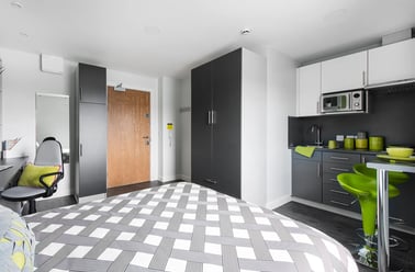 Standard Studio, Austen House, Back of the Walls, City Centre, Southampton - Image 2