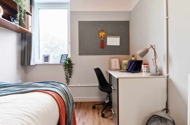 Ensuite Silver, The Helix, North End Road, Wembley, London - Image 2