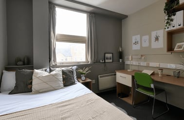 Classic En-suite, Northernhay House, Northernhay Place, Central, Exeter - Image 2