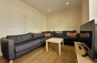 Cathays, Cardiff - Image 2