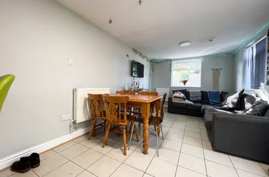 Cathays, Cardiff - Image 3
