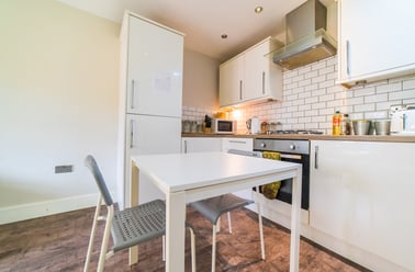 Roath, Plasnewydd, Cardiff - Image 3