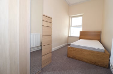 Roath, Plasnewydd, Cardiff - Image 3